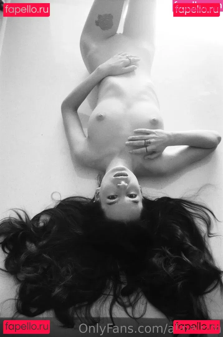 alinalizm Onlyfans Photo Gallery 