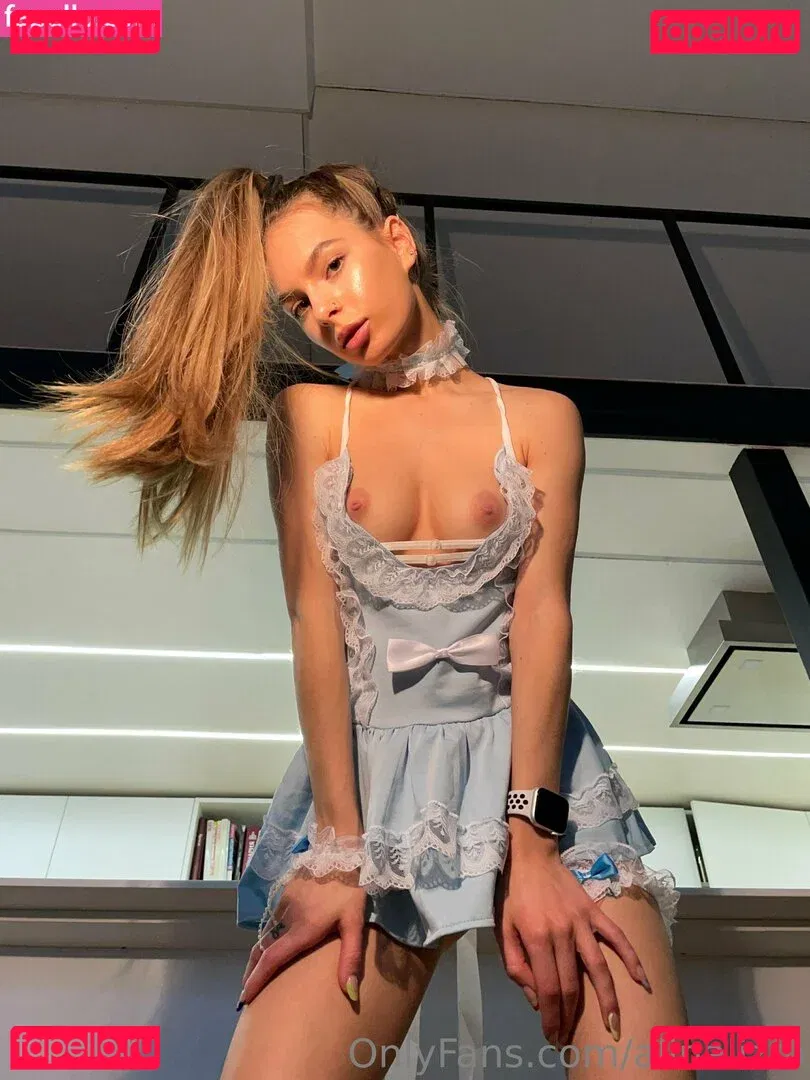 alinalizm Onlyfans Photo Gallery 