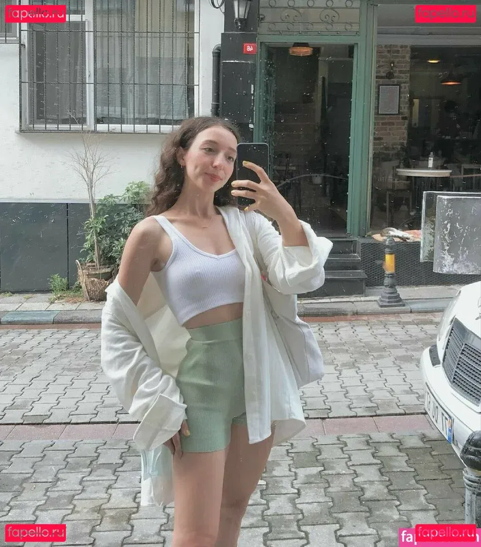 Meltem Koc Onlyfans Photo Gallery 