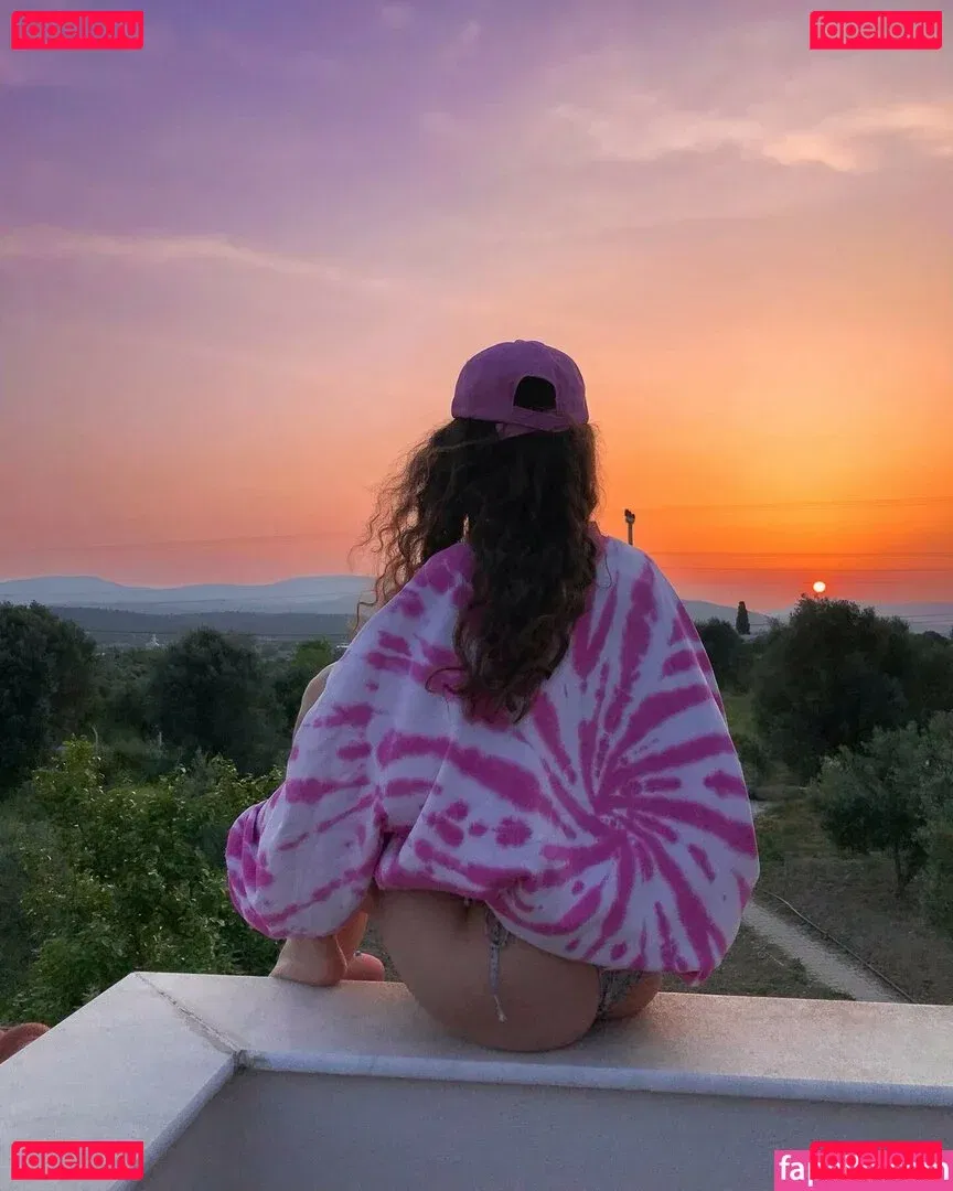 Meltem Koc Onlyfans Photo Gallery 