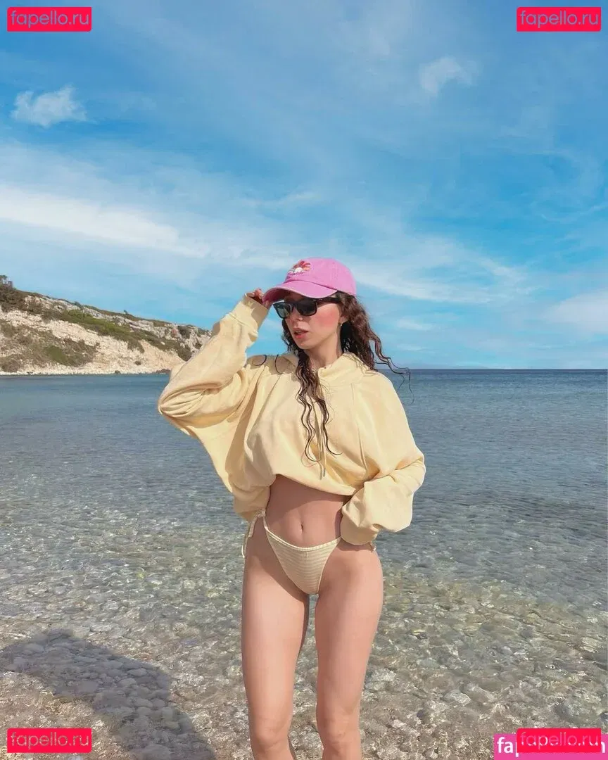 Meltem Koc Onlyfans Photo Gallery 