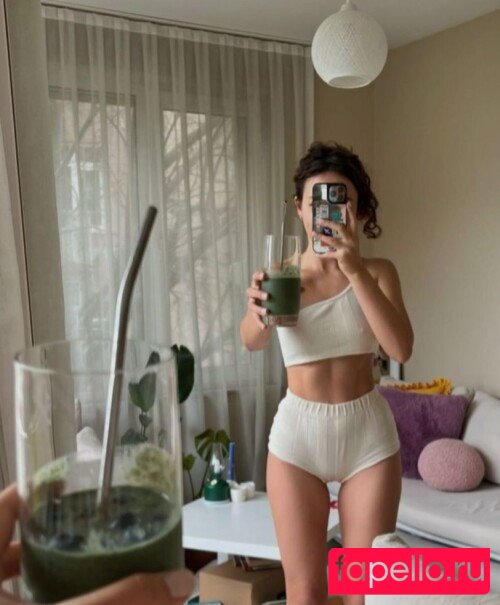 Meltem Koc Onlyfans Photo Gallery 