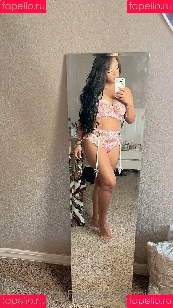 Elizabeth Retana Onlyfans Photo Gallery 