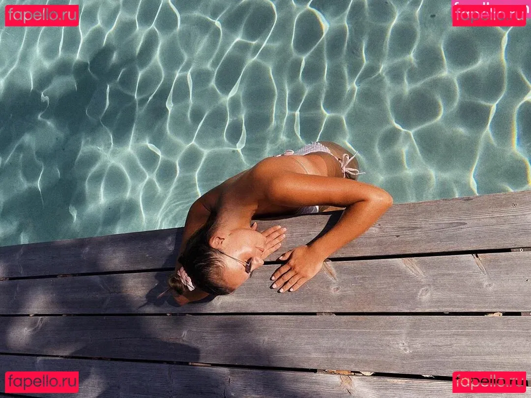 Laura Wontorra Onlyfans Photo Gallery 