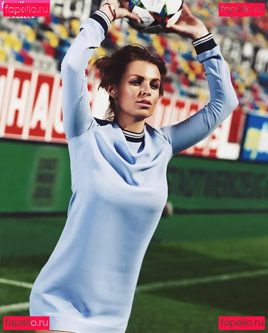 Laura Wontorra Onlyfans Photo Gallery 