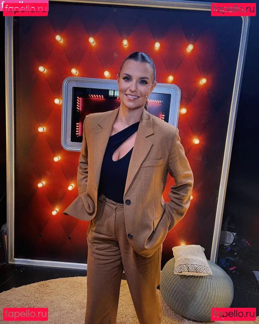 Laura Wontorra Onlyfans Photo Gallery 