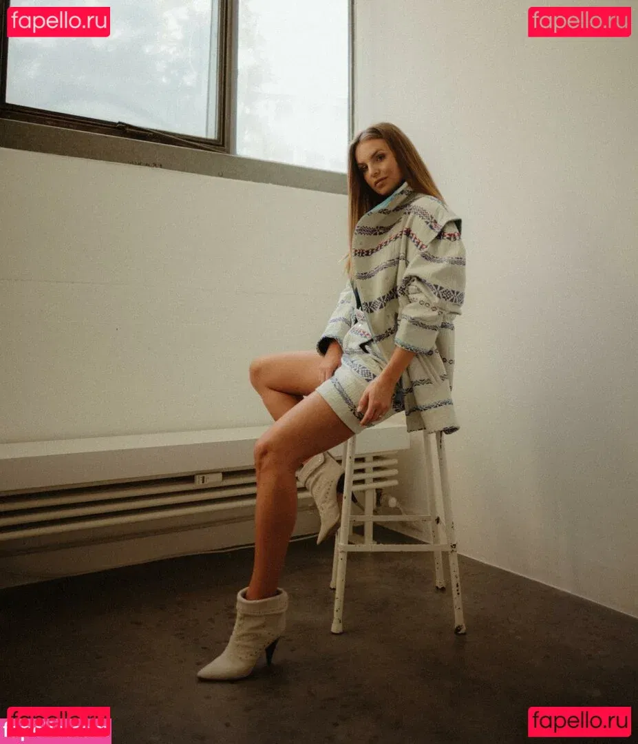 Laura Wontorra Onlyfans Photo Gallery 