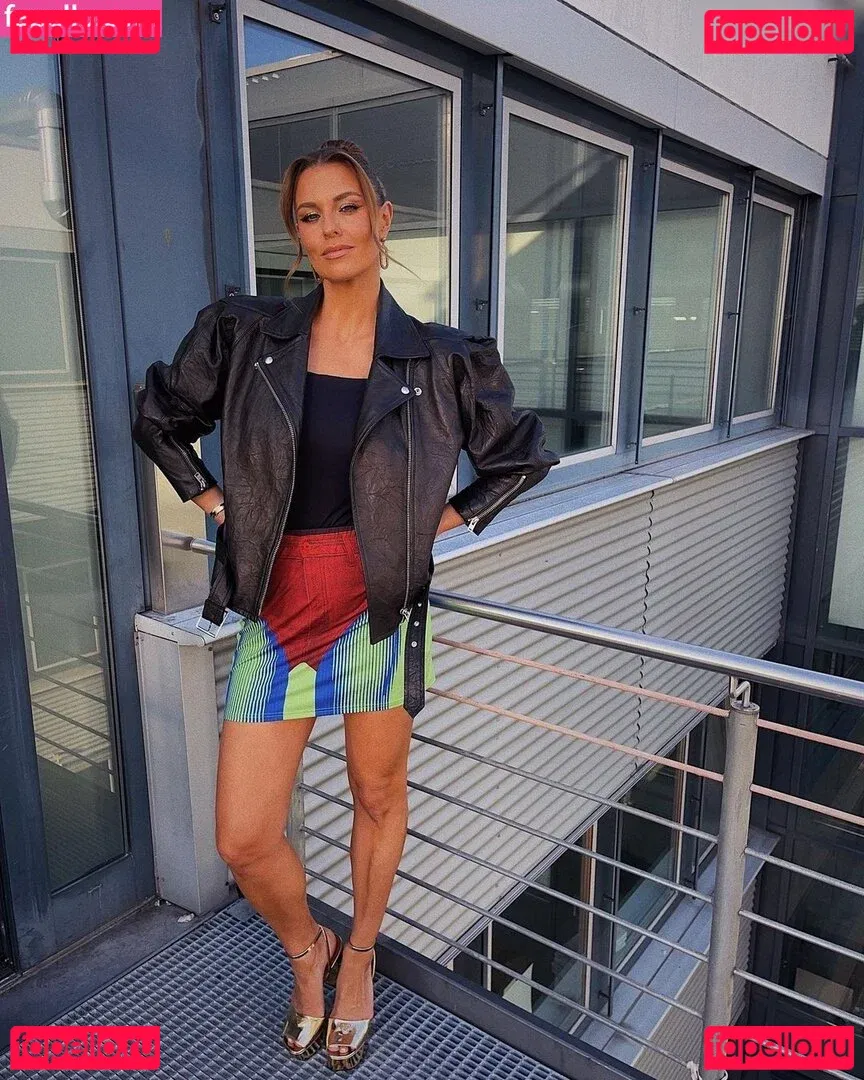 Laura Wontorra Onlyfans Photo Gallery 