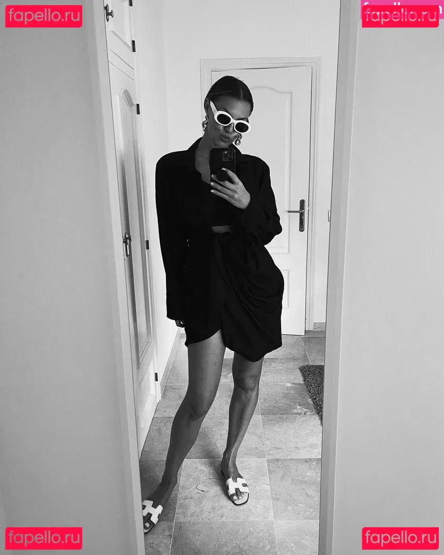 Laura Wontorra Onlyfans Photo Gallery 