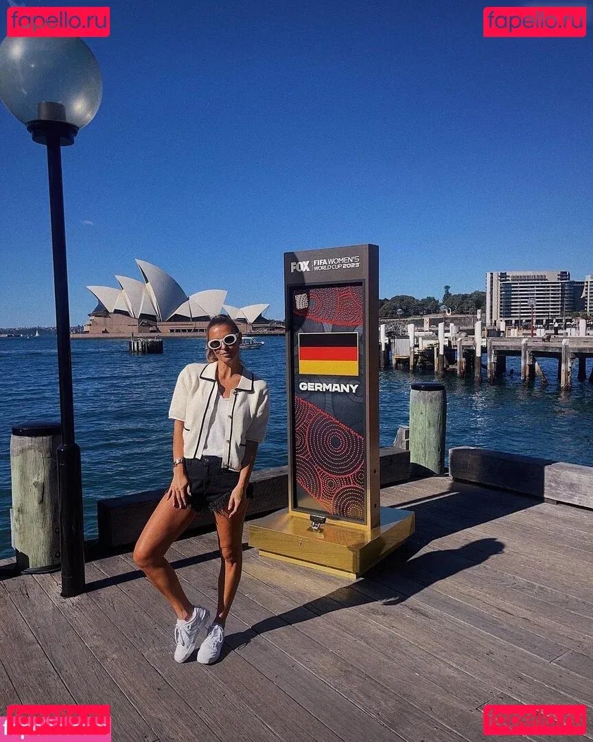 Laura Wontorra Onlyfans Photo Gallery 