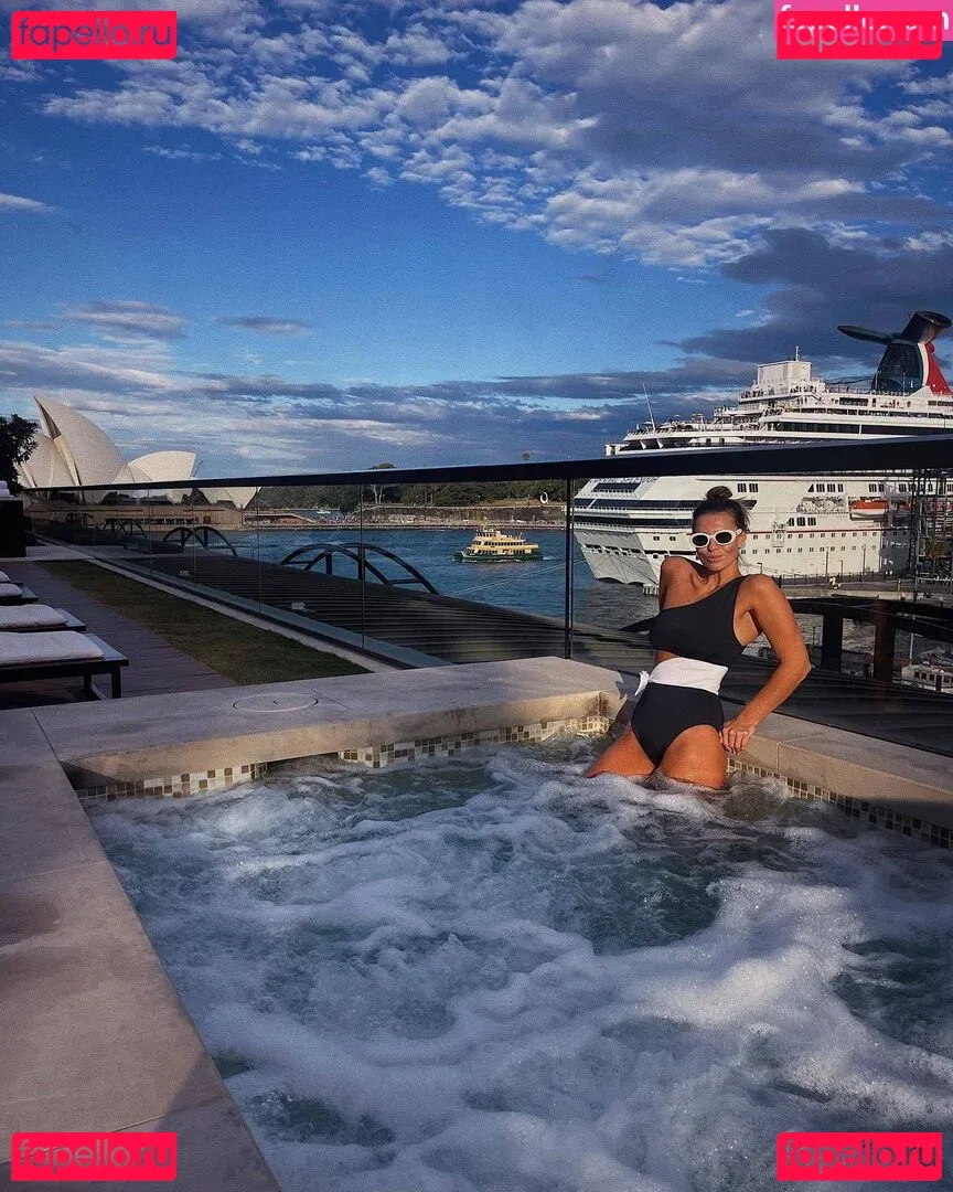 Laura Wontorra Onlyfans Photo Gallery 