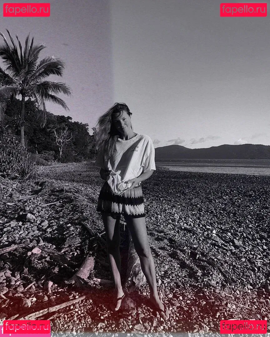 Laura Wontorra Onlyfans Photo Gallery 