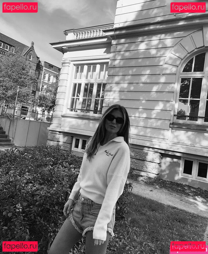 Laura Wontorra Onlyfans Photo Gallery 