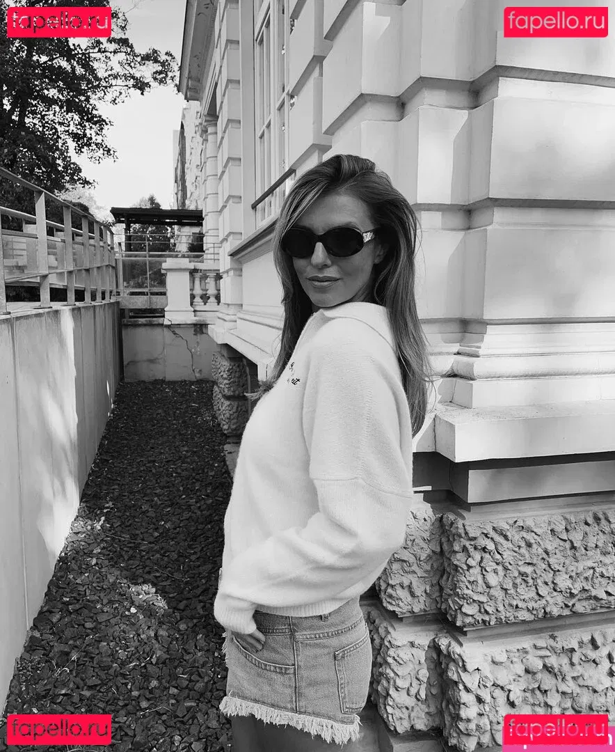 Laura Wontorra Onlyfans Photo Gallery 