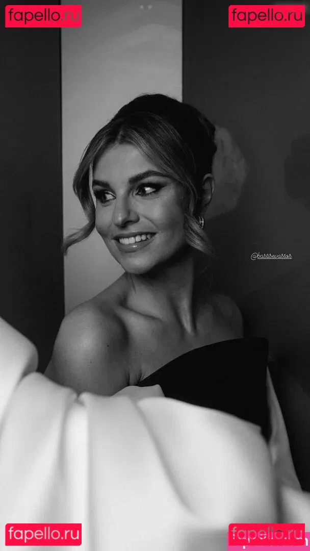 Laura Wontorra Onlyfans Photo Gallery 