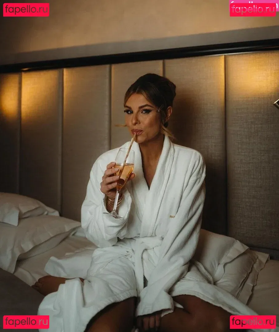 Laura Wontorra Onlyfans Photo Gallery 