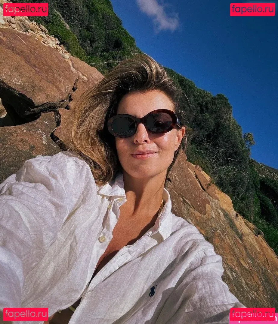 Laura Wontorra Onlyfans Photo Gallery 