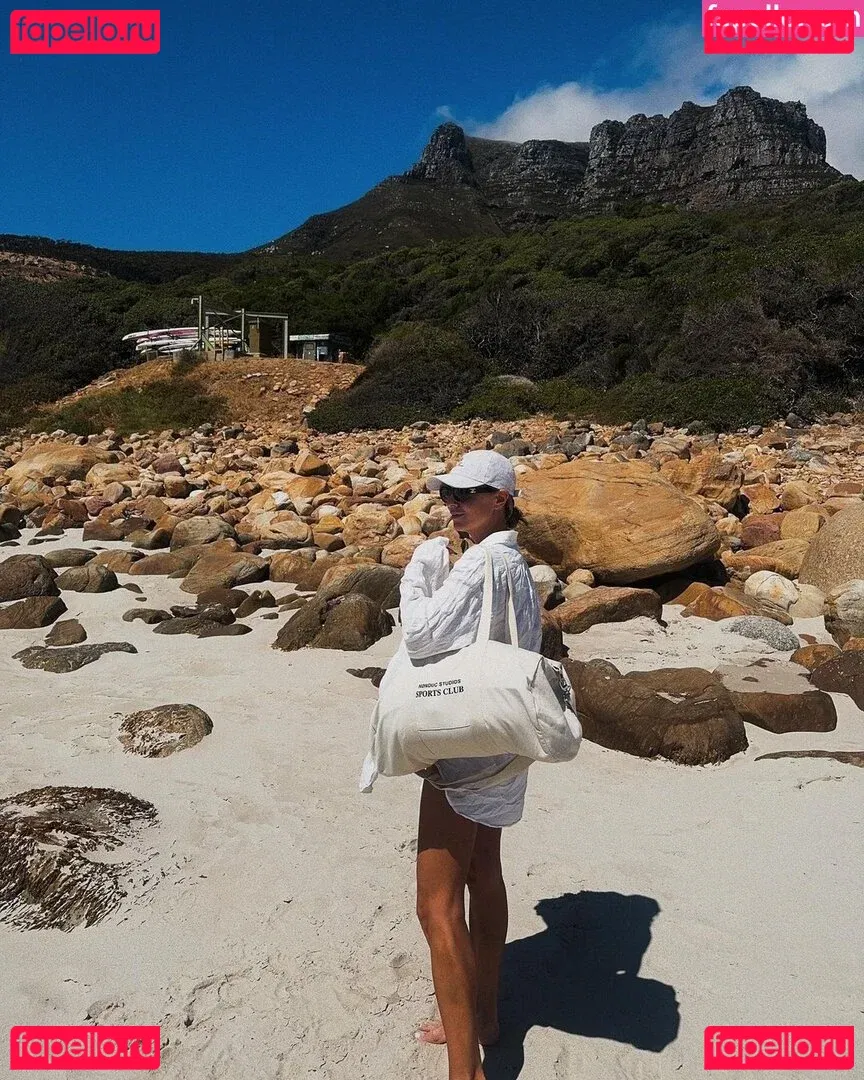 Laura Wontorra Onlyfans Photo Gallery 