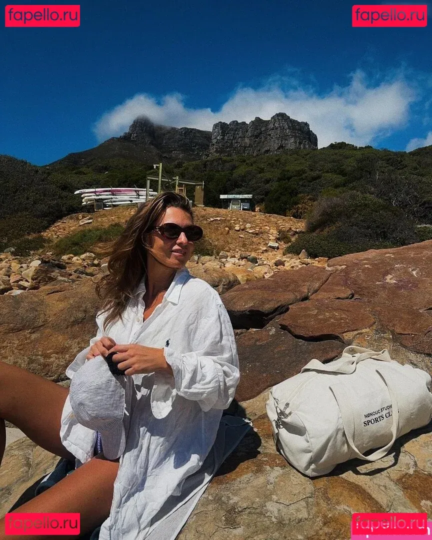 Laura Wontorra Onlyfans Photo Gallery 