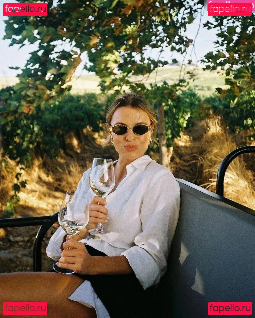 Laura Wontorra Onlyfans Photo Gallery 