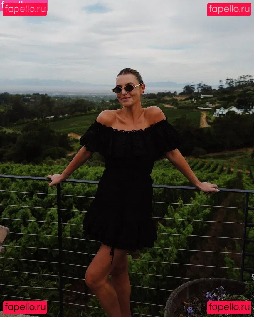 Laura Wontorra Onlyfans Photo Gallery 