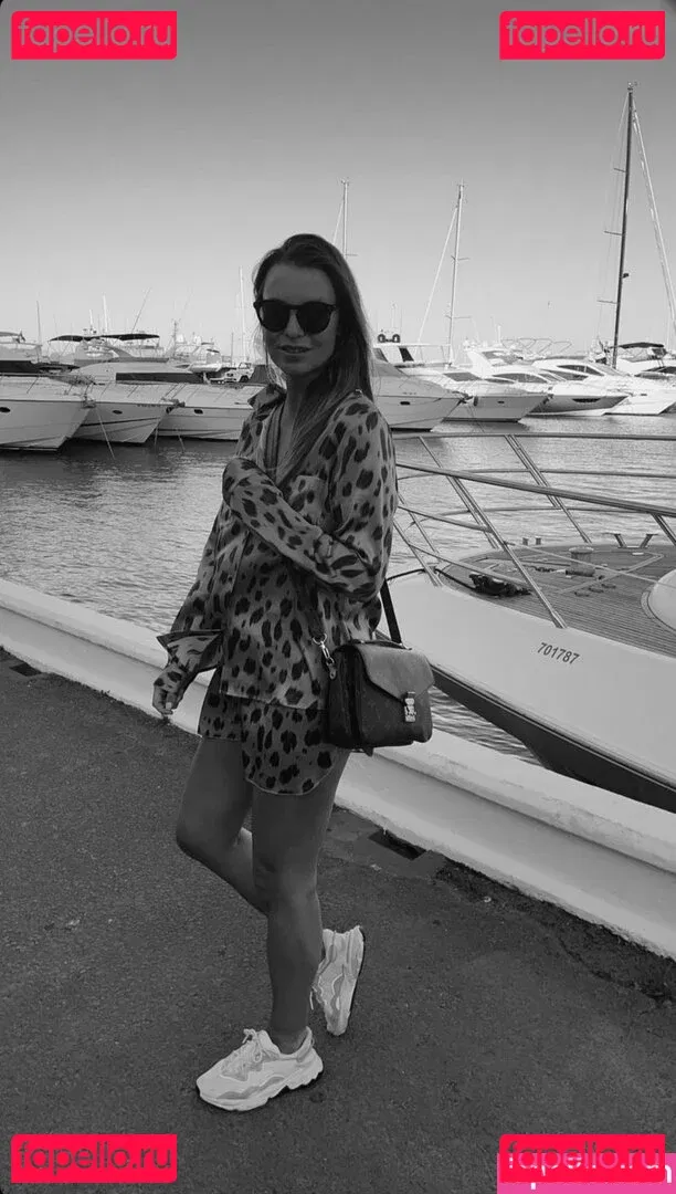 Laura Wontorra Onlyfans Photo Gallery 