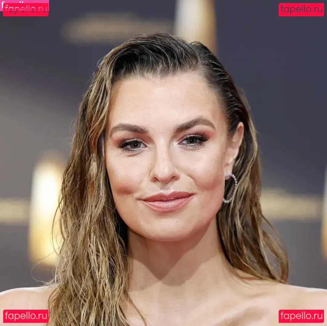 Laura Wontorra Onlyfans Photo Gallery 