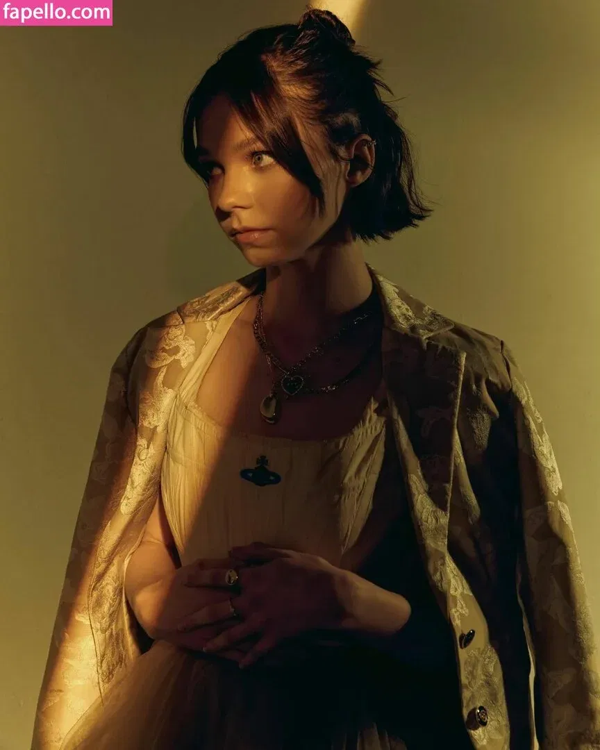 Emma Myers Onlyfans Photo Gallery 