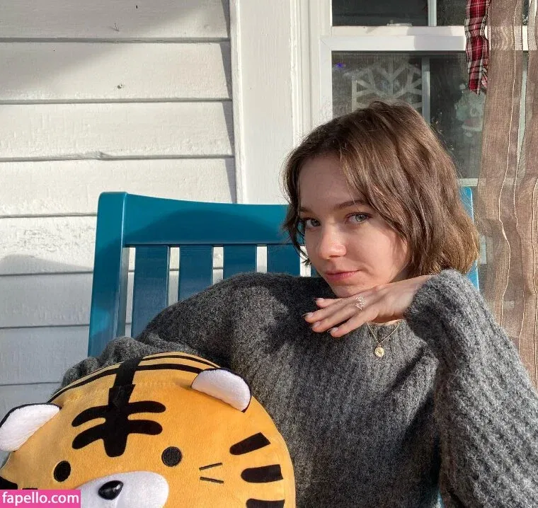 Emma Myers Onlyfans Photo Gallery 