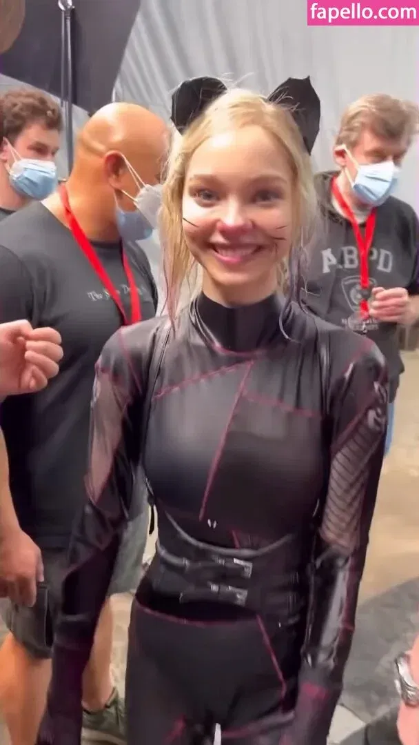 Emma Myers Onlyfans Photo Gallery 