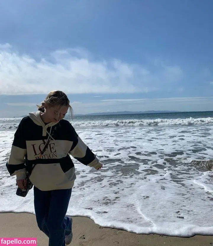 Emma Myers Onlyfans Photo Gallery 