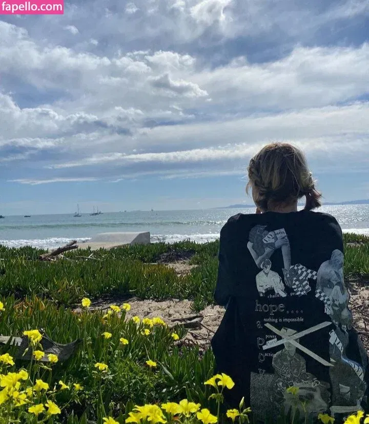 Emma Myers Onlyfans Photo Gallery 