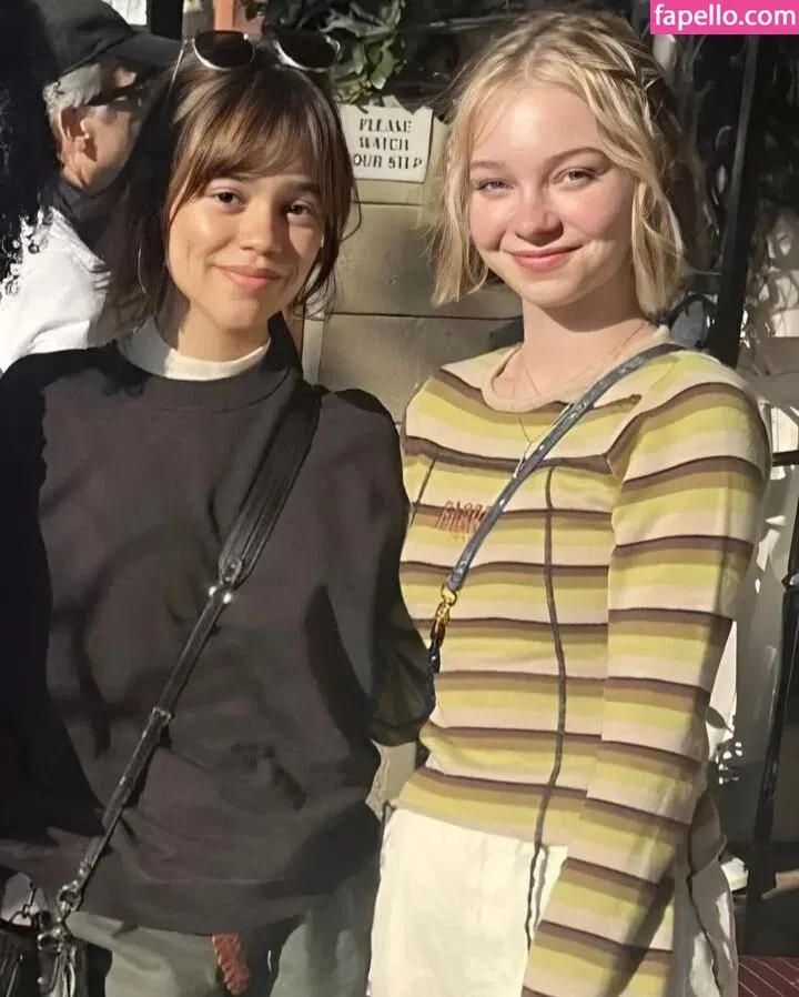 Emma Myers Onlyfans Photo Gallery 