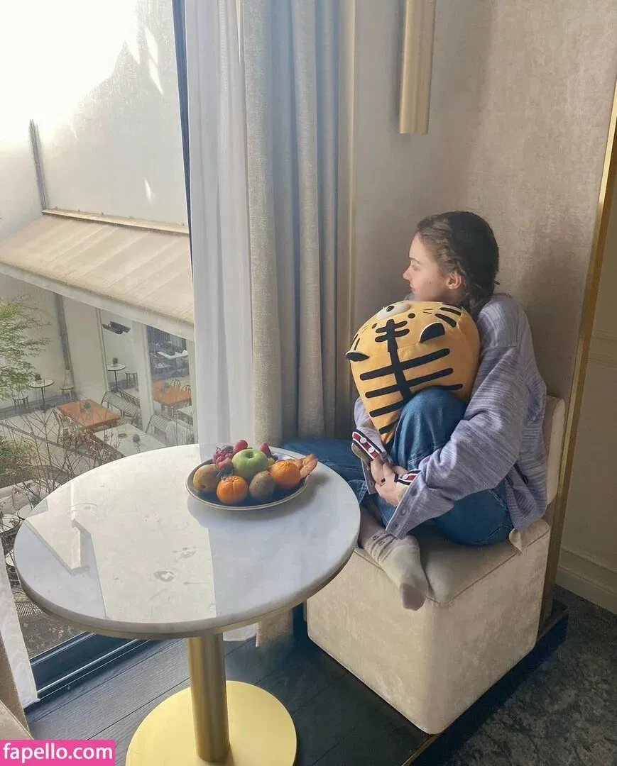 Emma Myers Onlyfans Photo Gallery 