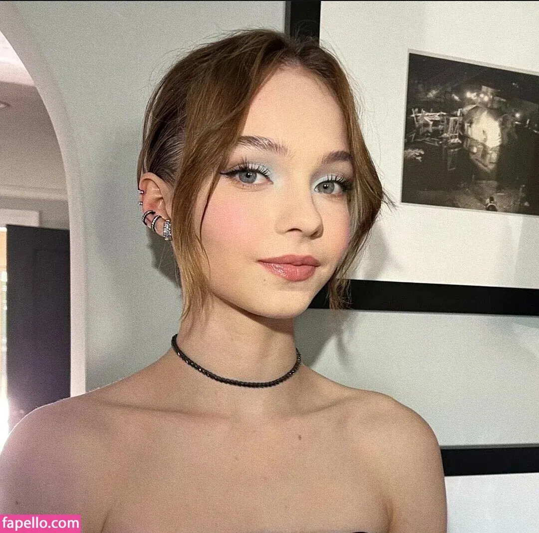 Emma Myers Onlyfans Photo Gallery 