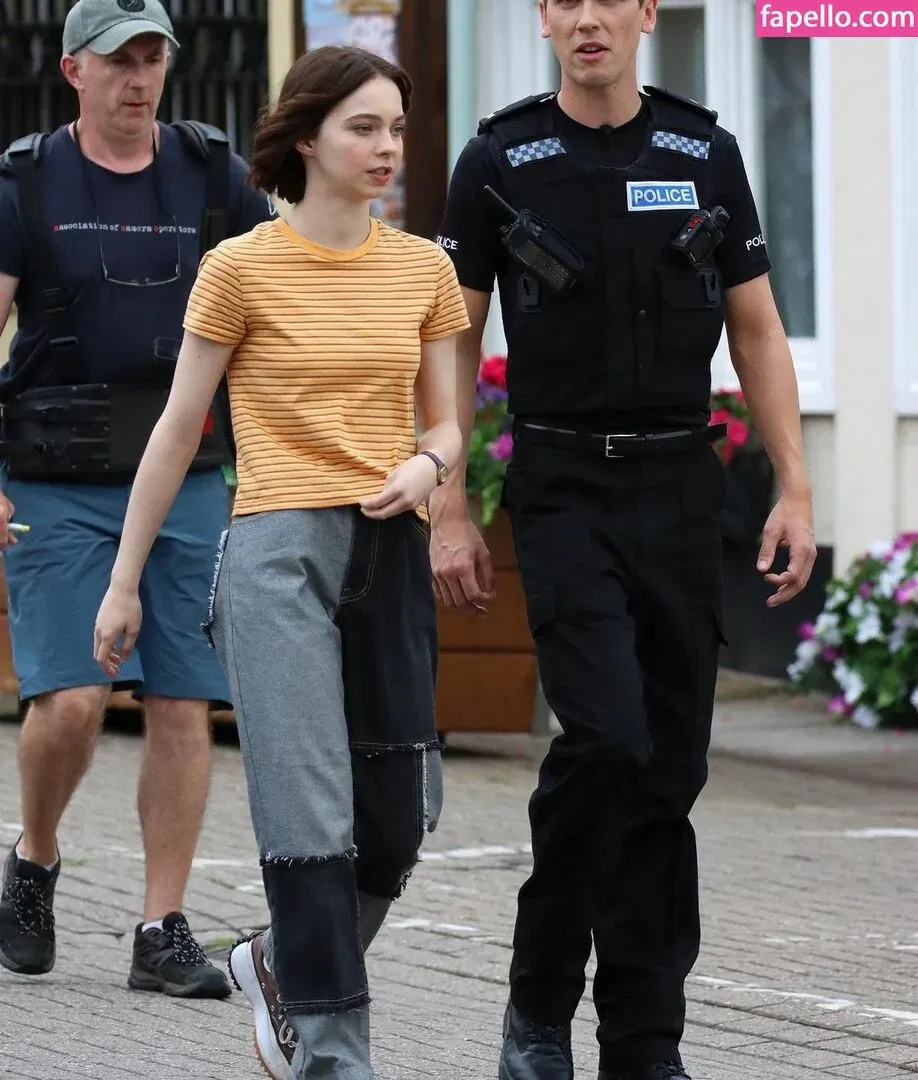 Emma Myers Onlyfans Photo Gallery 