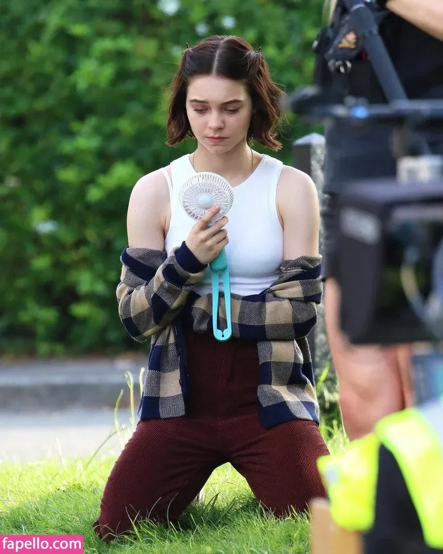 Emma Myers Onlyfans Photo Gallery 