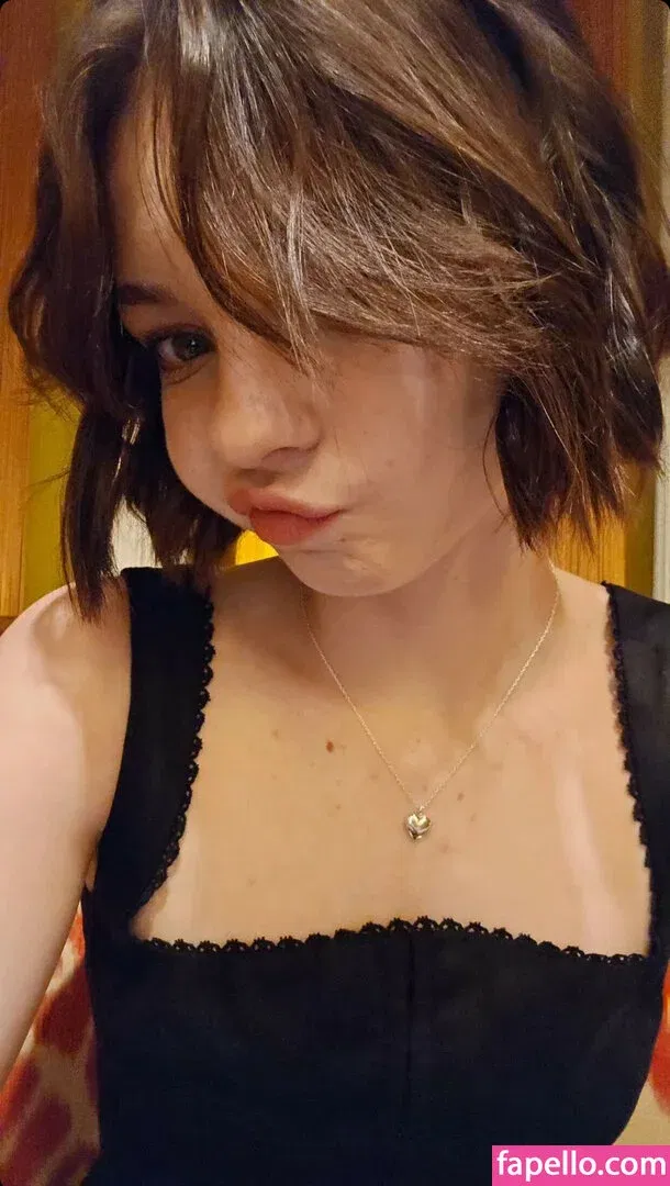 Emma Myers Onlyfans Photo Gallery 