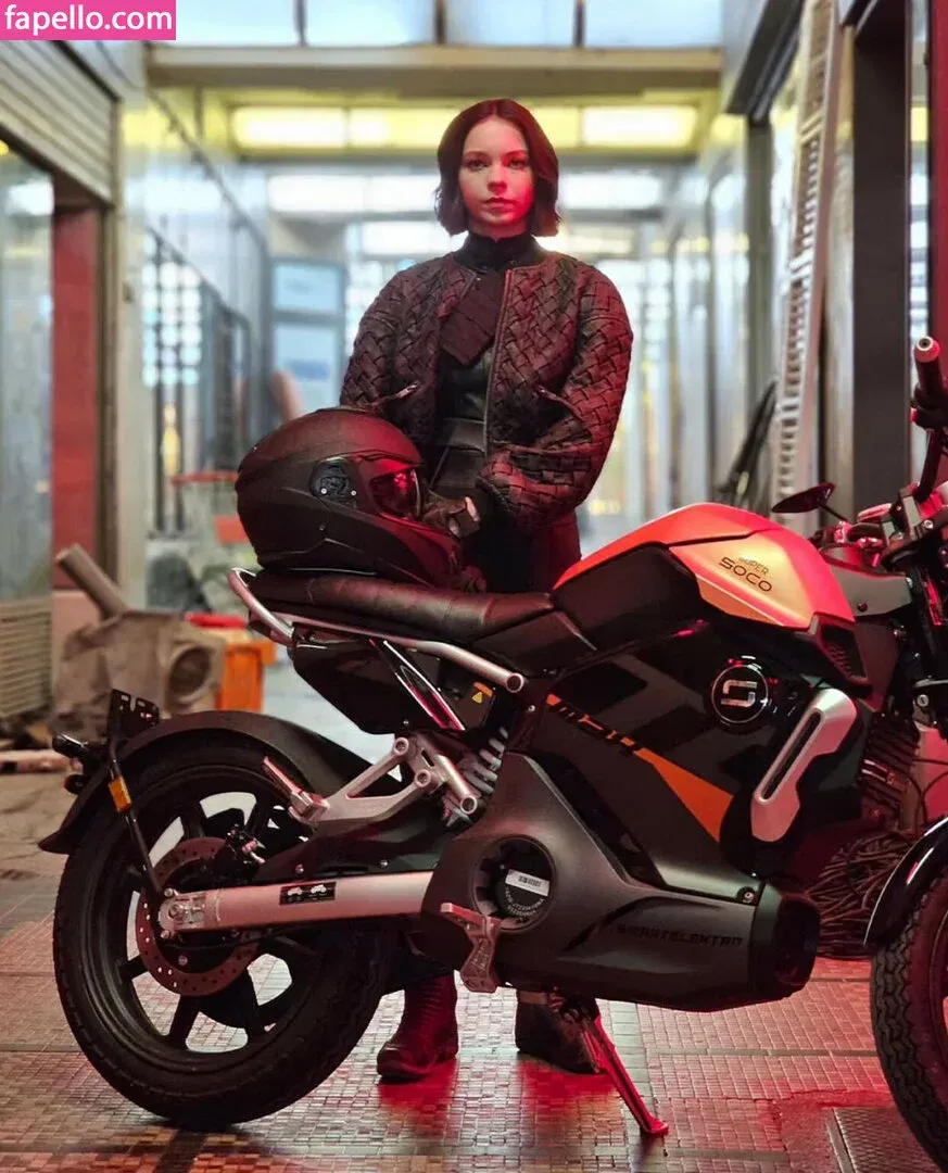 Emma Myers Onlyfans Photo Gallery 