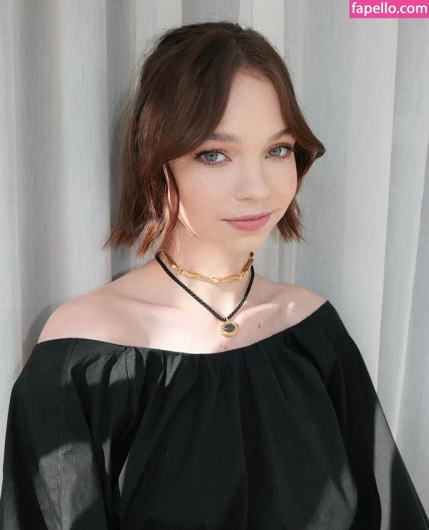 Emma Myers Onlyfans Photo Gallery 