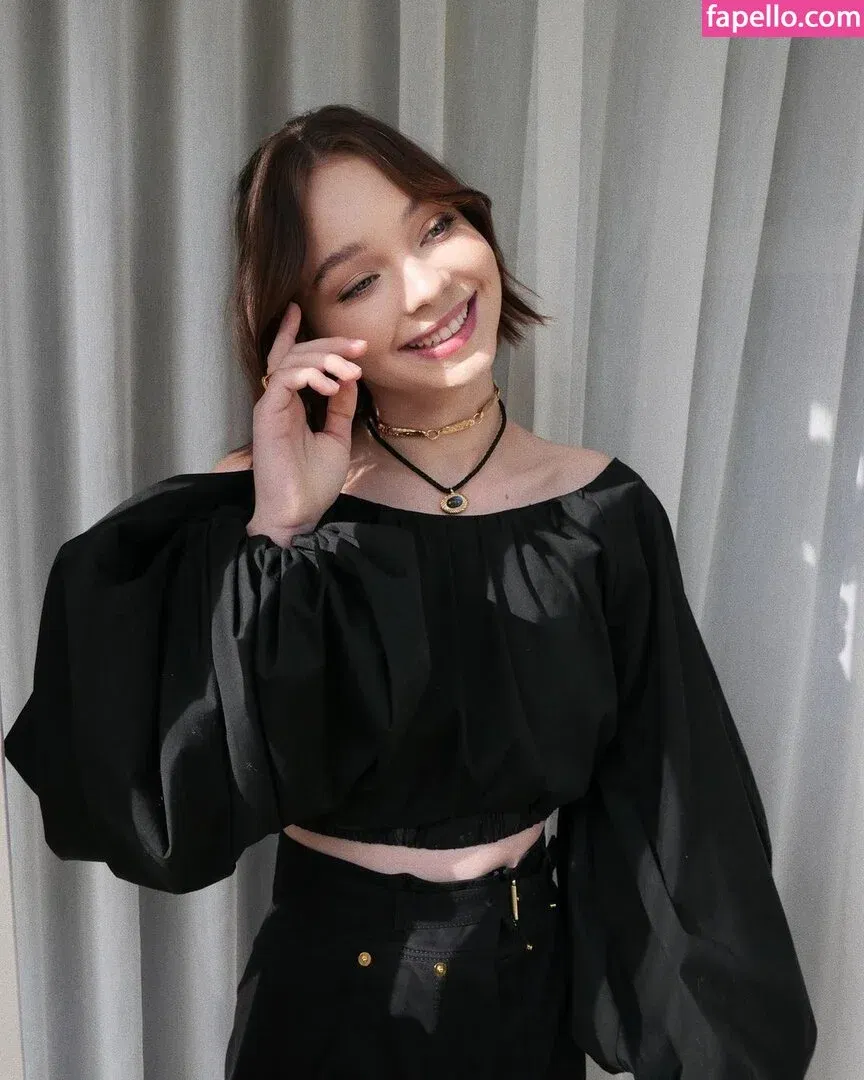 Emma Myers Onlyfans Photo Gallery 