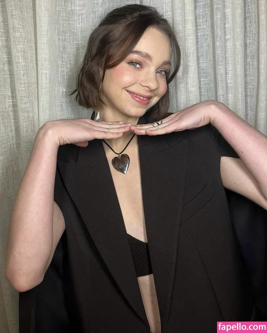 Emma Myers Onlyfans Photo Gallery 