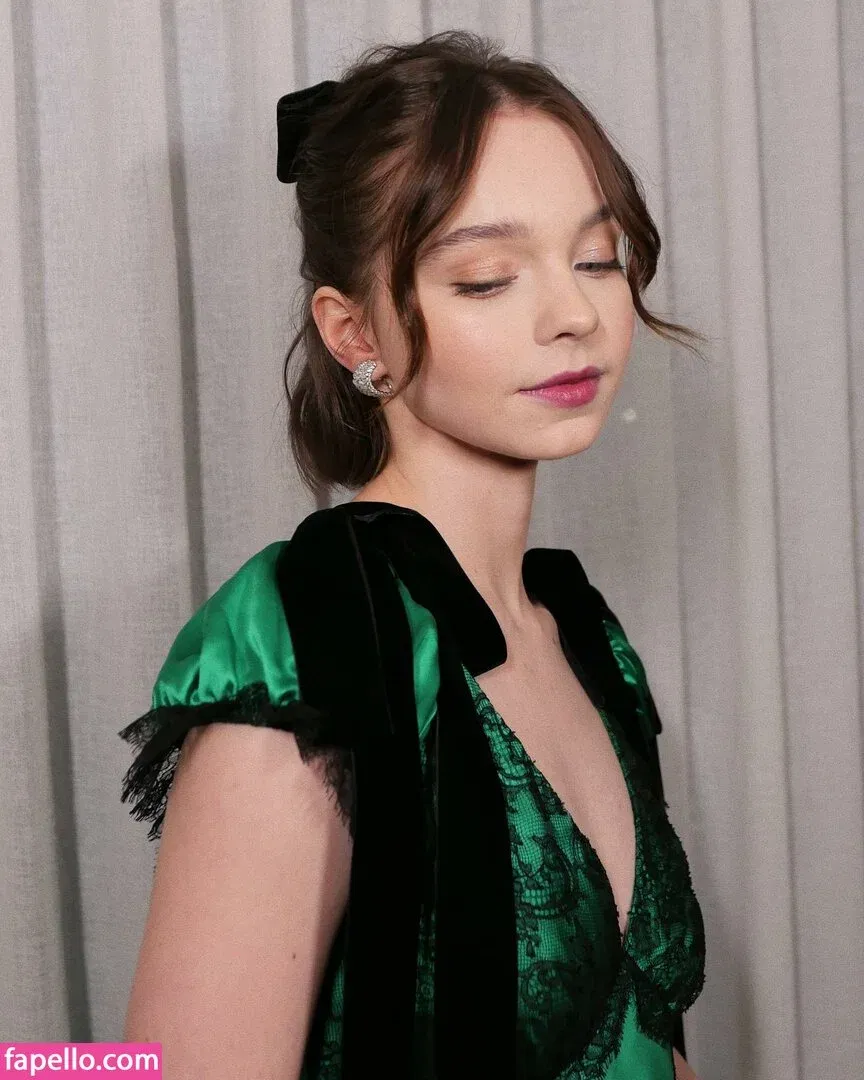 Emma Myers Onlyfans Photo Gallery 