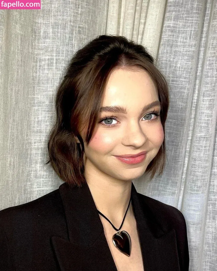 Emma Myers Onlyfans Photo Gallery 