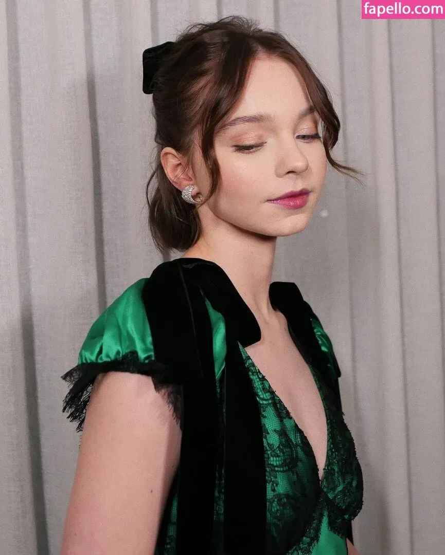 Emma Myers Onlyfans Photo Gallery 