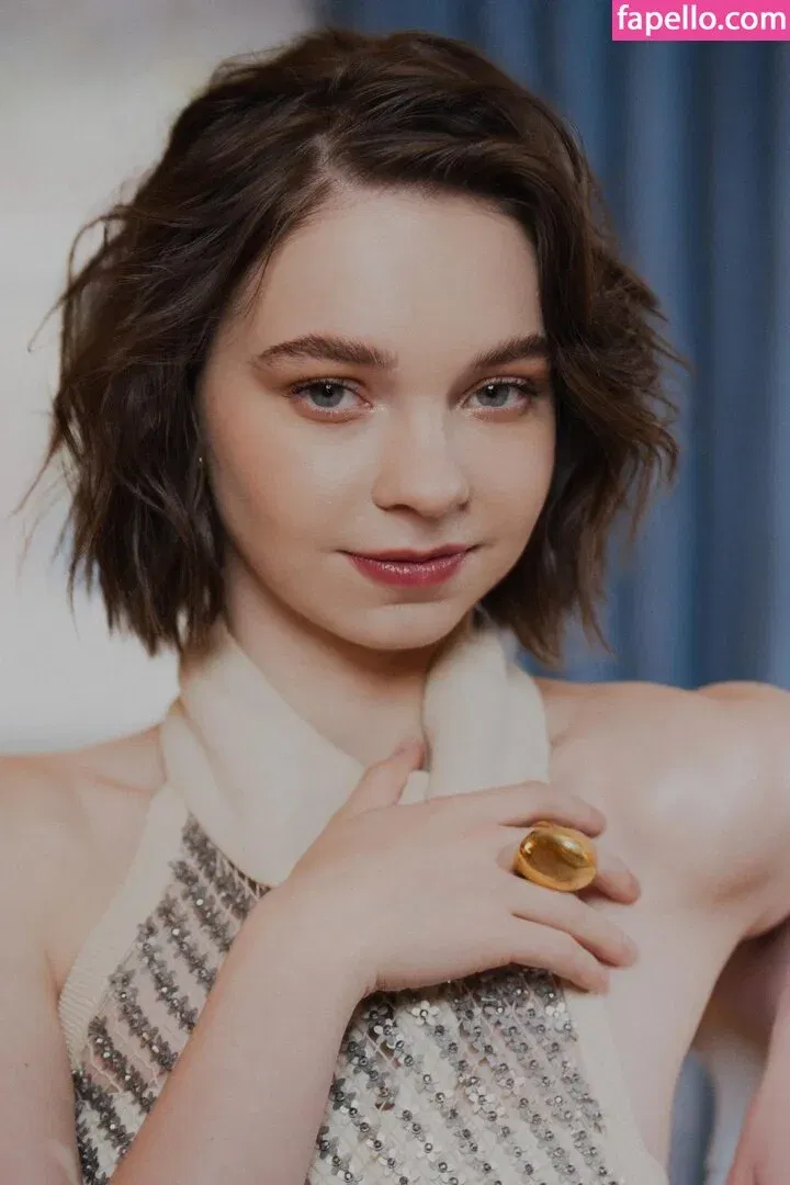 Emma Myers Onlyfans Photo Gallery 