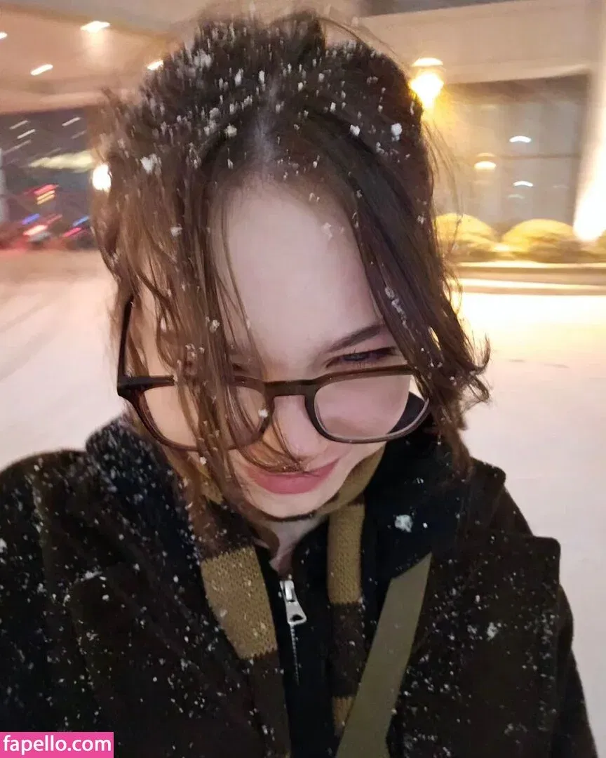 Emma Myers Onlyfans Photo Gallery 