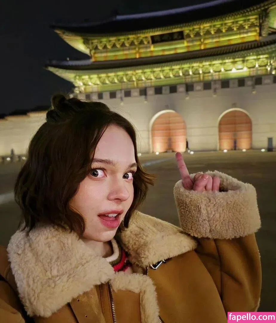 Emma Myers Onlyfans Photo Gallery 