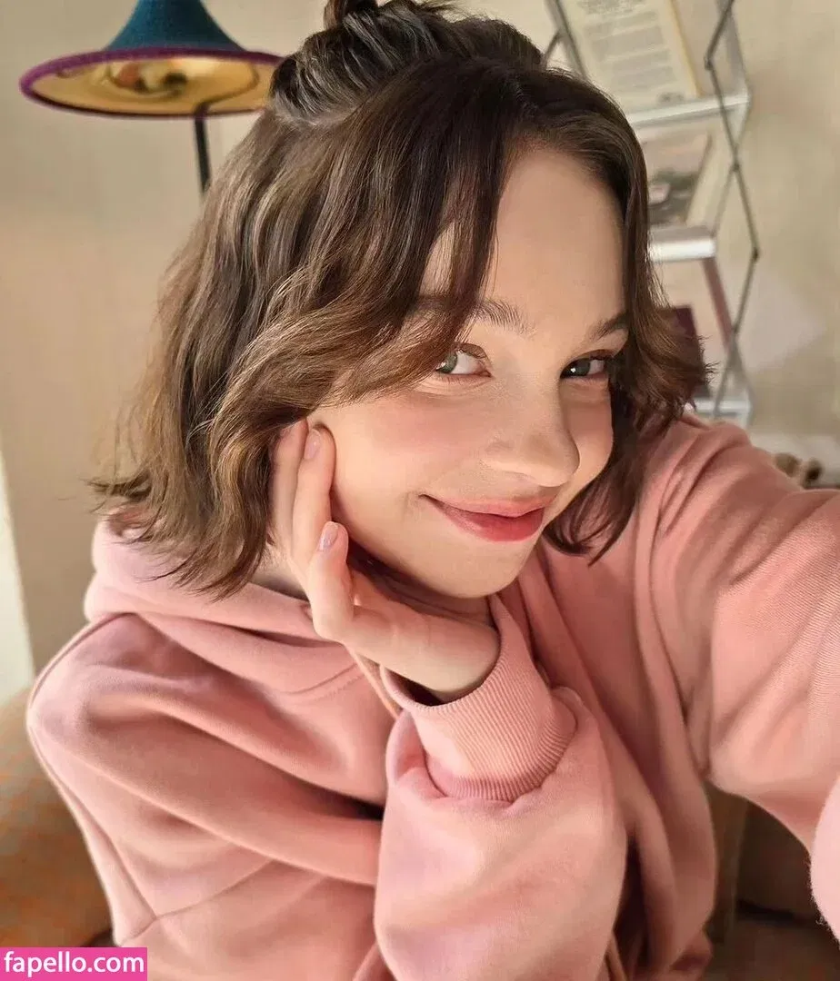 Emma Myers Onlyfans Photo Gallery 