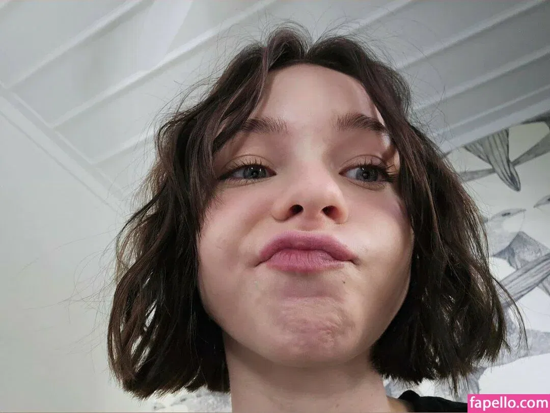 Emma Myers Onlyfans Photo Gallery 